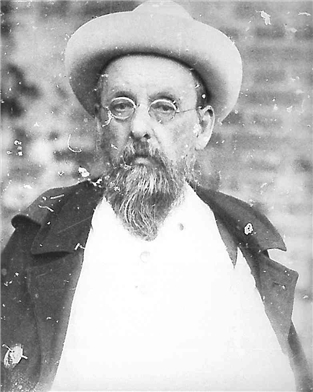 Photo portrait of Konstantin Tsiolkovsky in the summer wearing a hat.1930-1931.