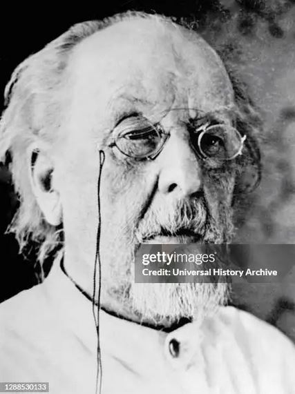 Архивная фотография с изображением К. Э. Циолковского, оцифрованная и представленная через стоковое агентство Getty Images (gettyimages.co.uk) Архивная фотография с изображением К. Э. Циолковского, оцифрованная и представленная через стоковое агентство Getty Images (gettyimages.co.uk)