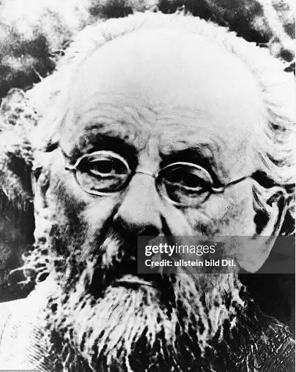 Архивная фотография с изображением К. Э. Циолковского, оцифрованная и представленная через стоковое агентство Getty Images (gettyimages.co.uk) Архивная фотография с изображением К. Э. Циолковского, оцифрованная и представленная через стоковое агентство Getty Images (gettyimages.co.uk)