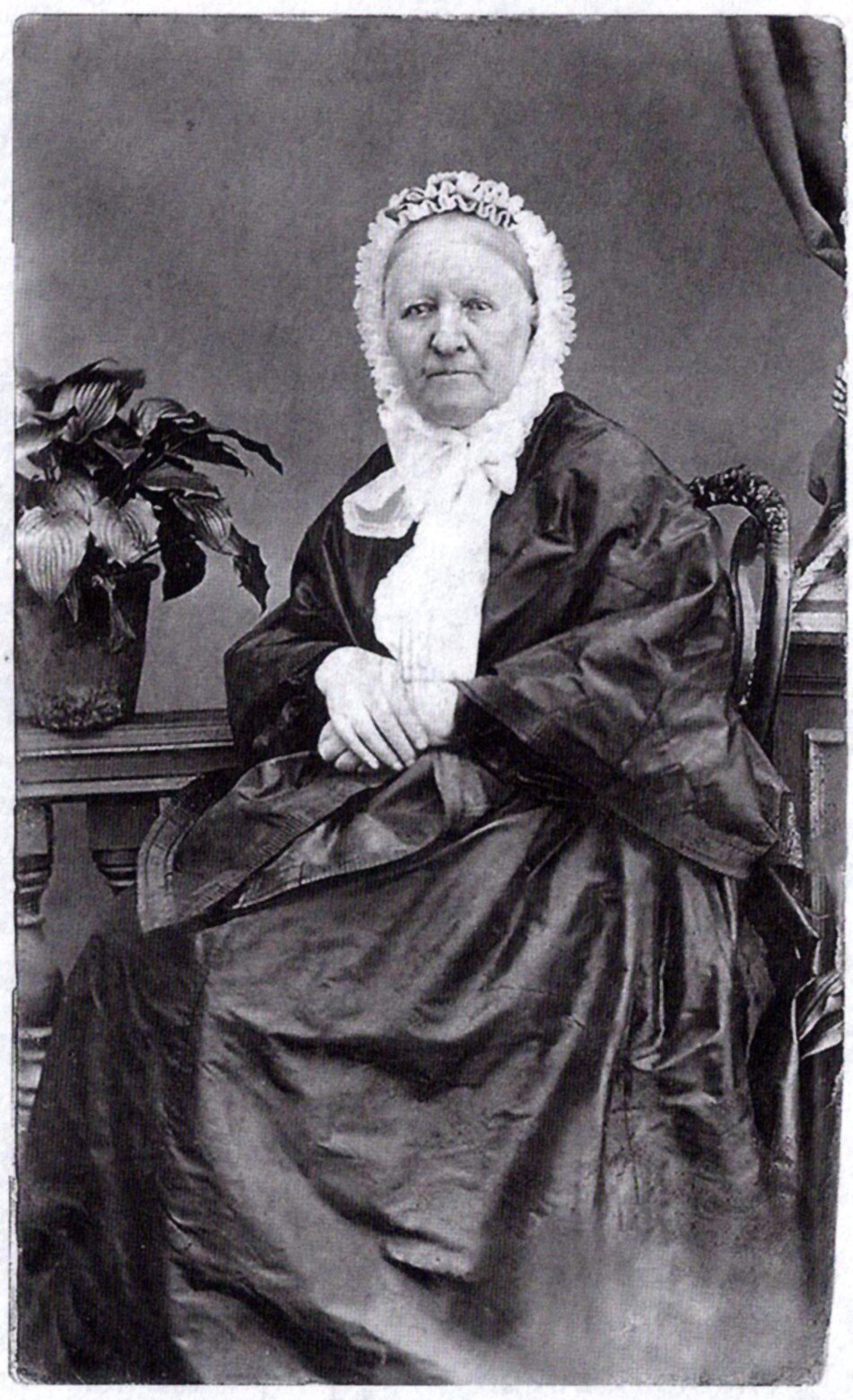 Фёкла Евгеньевна Юмашева, бабушка К. Э. Циолковского. 1864.  Источник: Wikimedia Commons (Public Domain).